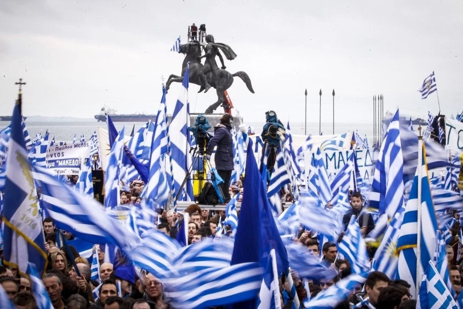 Συγκλονίζει Ελληνόπουλο μπροστά στον Παυλόπουλο: «Η Μακεδονία είναι ελληνική!» – Βίντεο